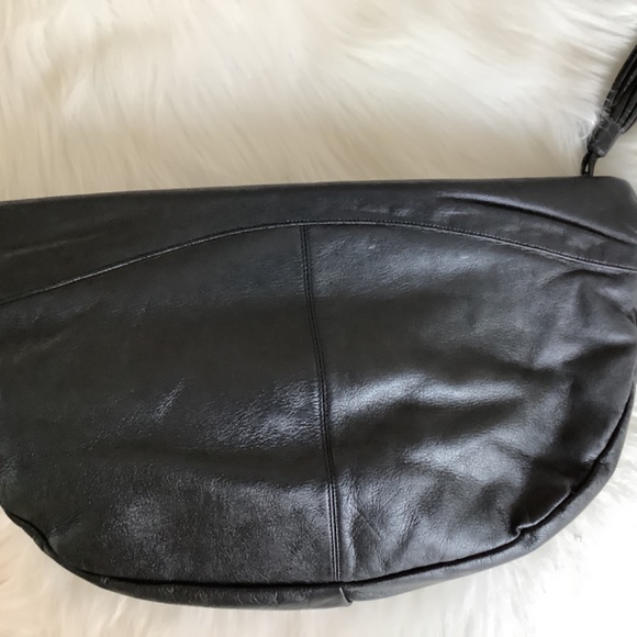 Bloomingdale’s Women’s clutch purse. - Picture 3 of 7